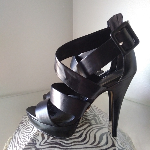 ROCK & REPUBLIC Platform Dress Sandal - Picture 2 of 3